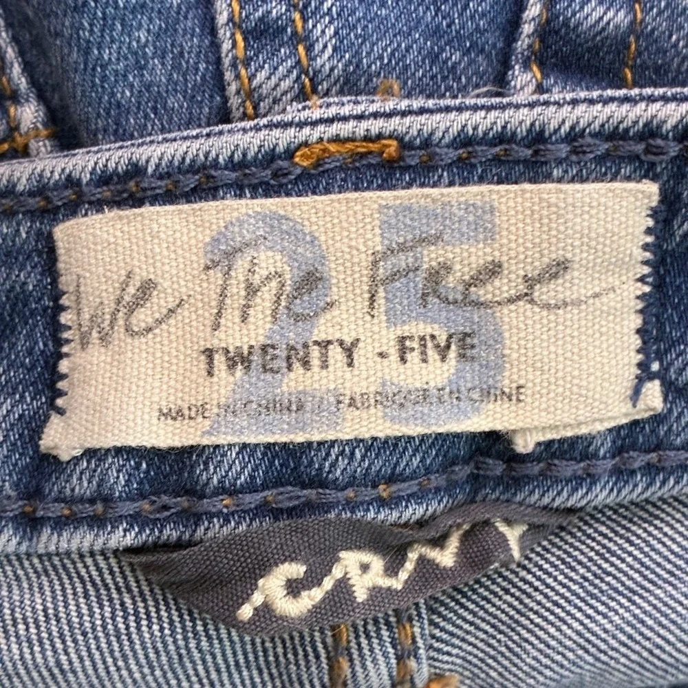 We The Free Distressed Raw Hem Denim Shorts Medium Wash Festival Boho Size 25